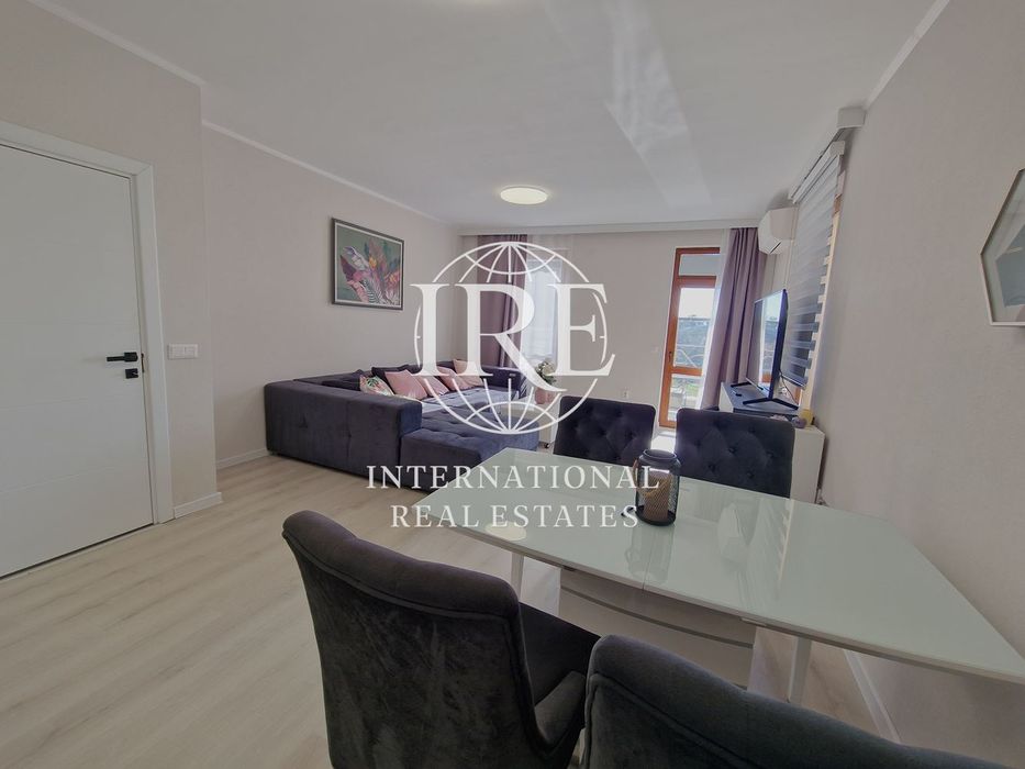 Слънчев тристаен апартамент! Живописна локация! Панорамна гледка!