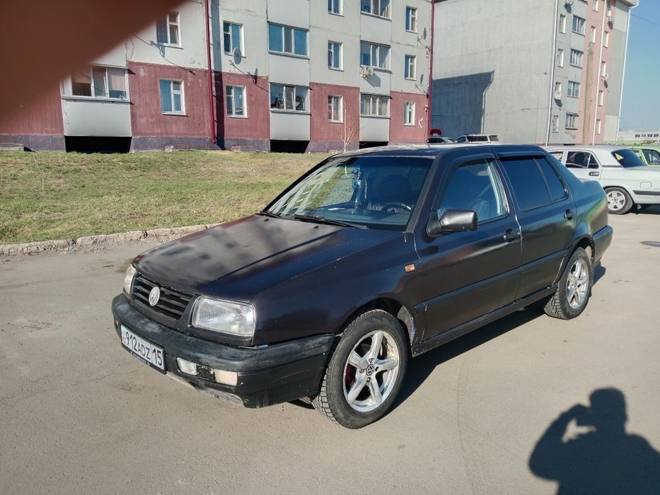 Фольксваген Венто 1.8 моно