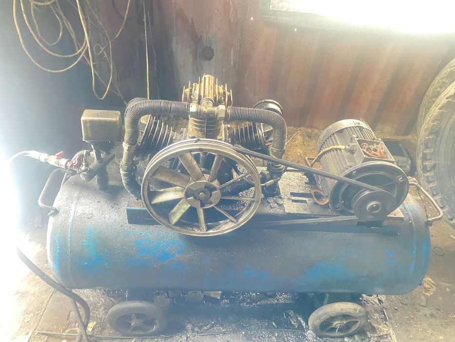 Продам воздушный компрессор