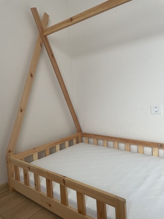 Дървени детско легло с матрак