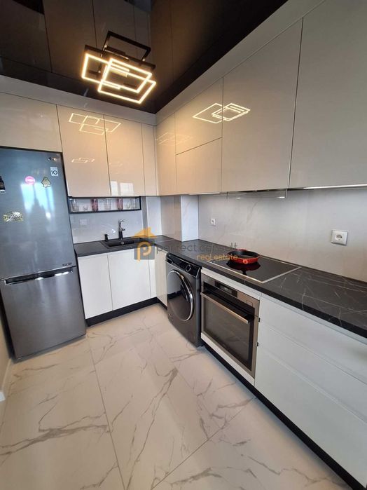 Продава се Двустаен апартамент в Пловдив, Тракия - 76 кв.м за 1994 €/кв.м - Снимка #3