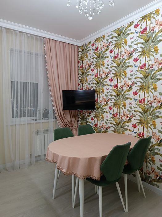 Продам шторы и скатерть