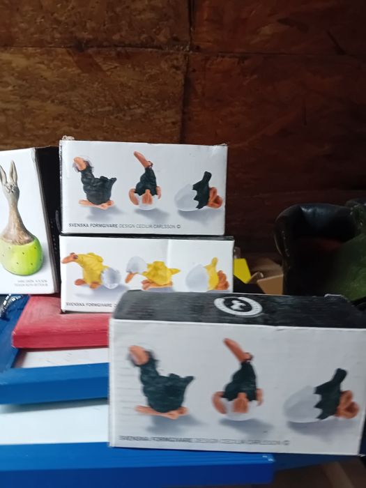 Figurine decor. Pret 300 lei pentru 100 cutii