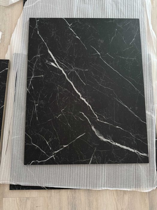 Gresie resturi marquina black satin
