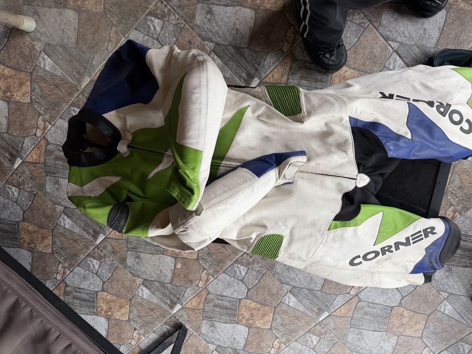 Мото екипи и ботуши Dainese