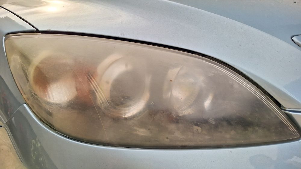 Ofer servicii profesionale de polish farurii