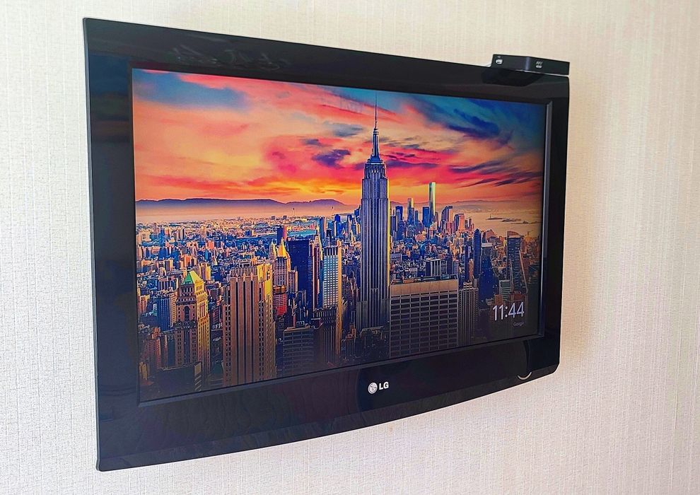 Продам телевизор LG 32LF2510