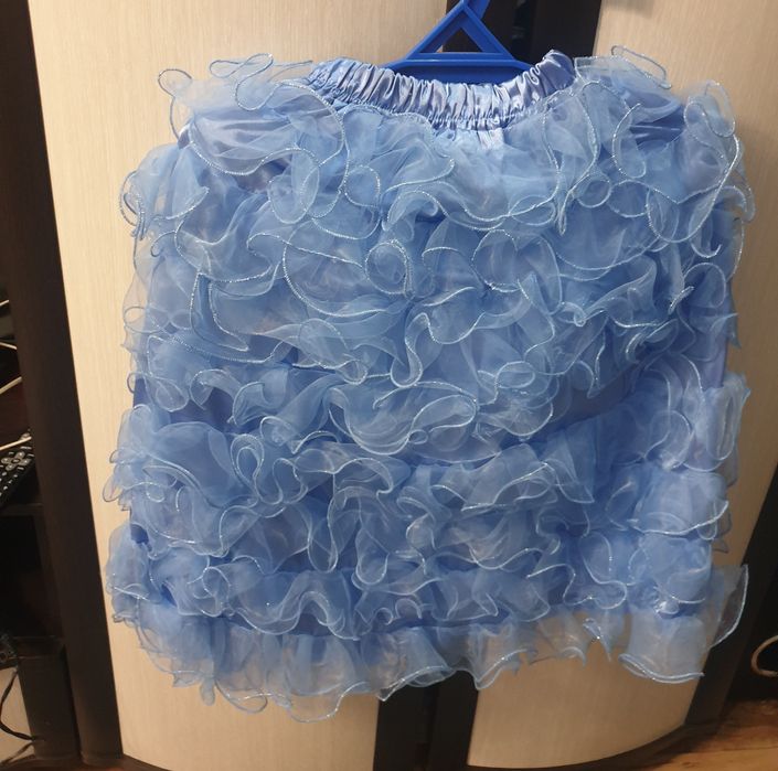 Продам  нарядные платья для праздников