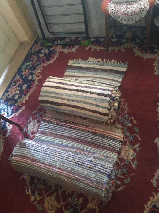 Vând 2 preșuri vechi, țesute de mână