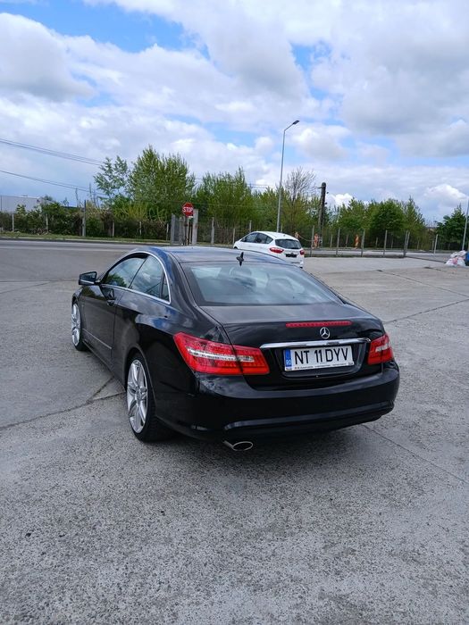 Mercedes-Benz E Mercedes-Benz E 220 CD AMG – km reali 162 de mii . Cauciucuri noi .Mas