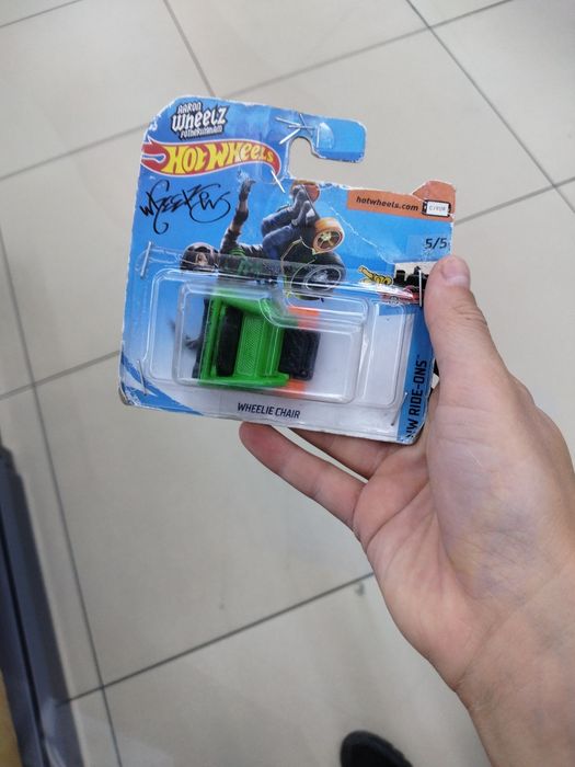 Hot wheels AARON WHEELZ б/у