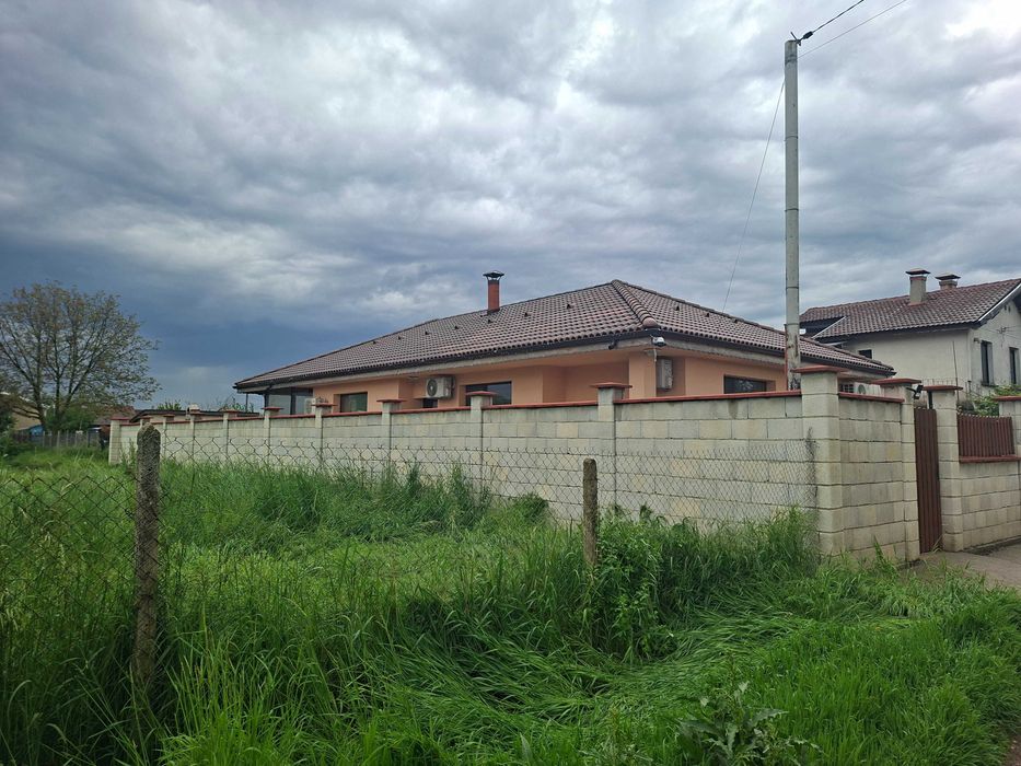 Продава се Къща в Добрич, Дружба 2 - 150 кв.м за 1134 €/кв.м - Снимка #1