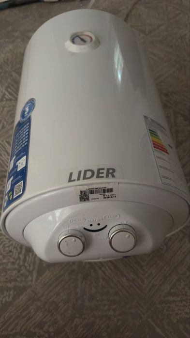 Новый Водонагриватель (аристон) LIDER 30л