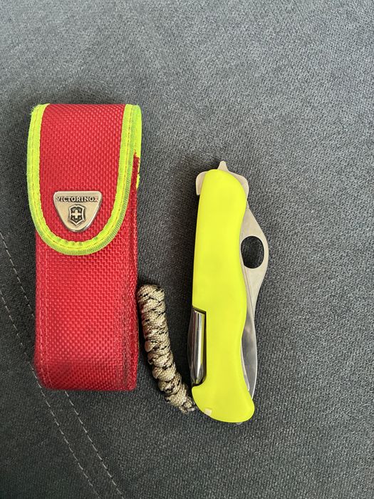 Нож Victorinox Rescue Tool