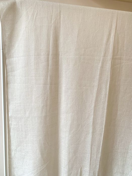 Бежов шал със сребърни нишки и шапка