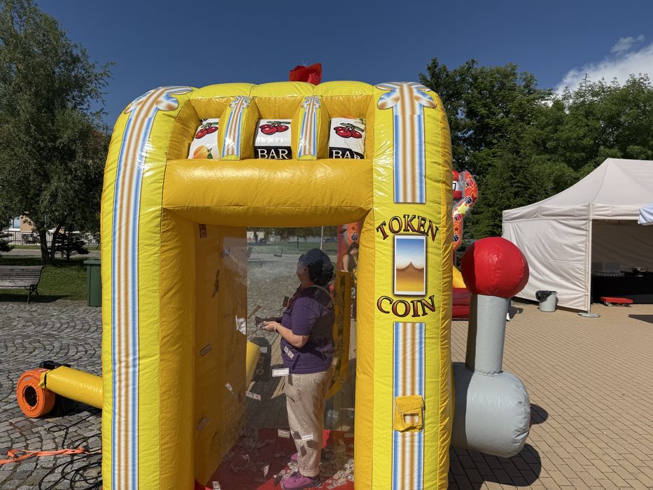 Надуваеми и тиймбилдинг игри под наем. Атракциони и съоръжения.