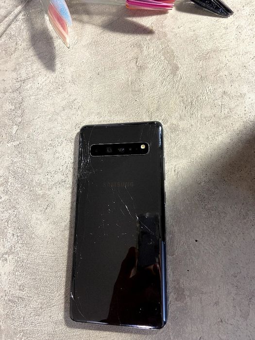 Samsung s 10 5g Продам