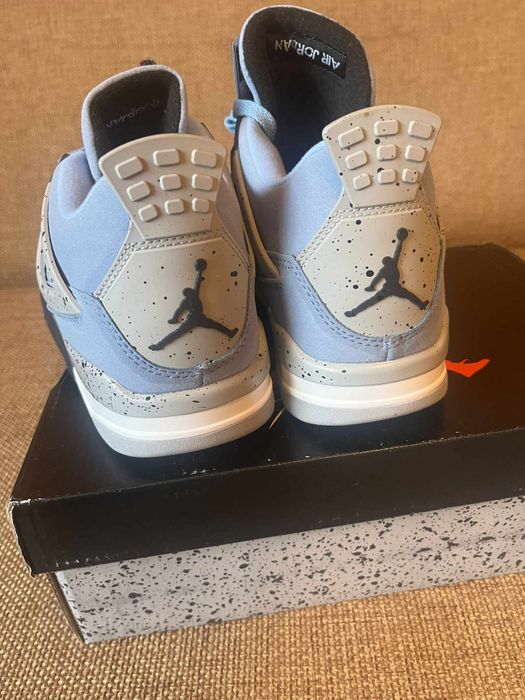 Jordan 4 UNC BLUE