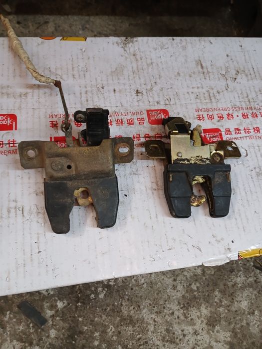 Замок багажника Ауди