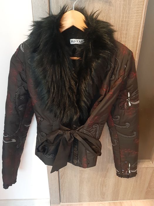 Sacou nou de dama,  cu blana, mărimea XS.