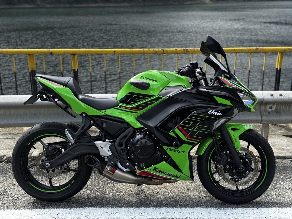 Kawasaki Ninja 650 KRT Akrapovic