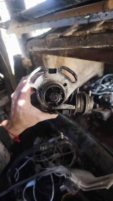 Трамблёр Мазда 323 1.3