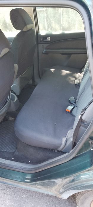 Продавам ford c-max бензин 1.8 125 коня