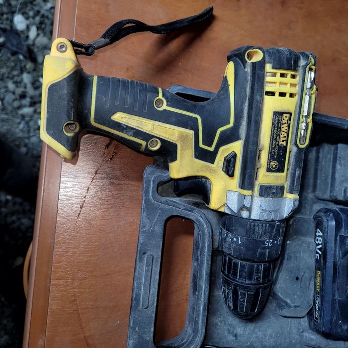 Шуруповёрт DeWALT