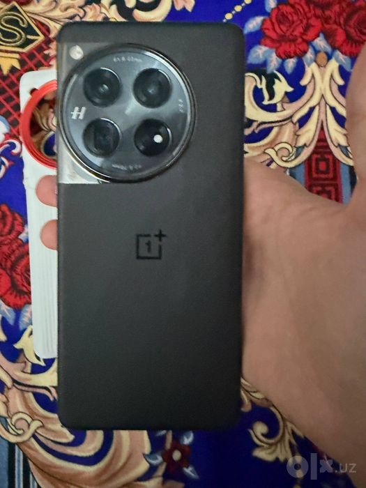 OnePlus 12 черный