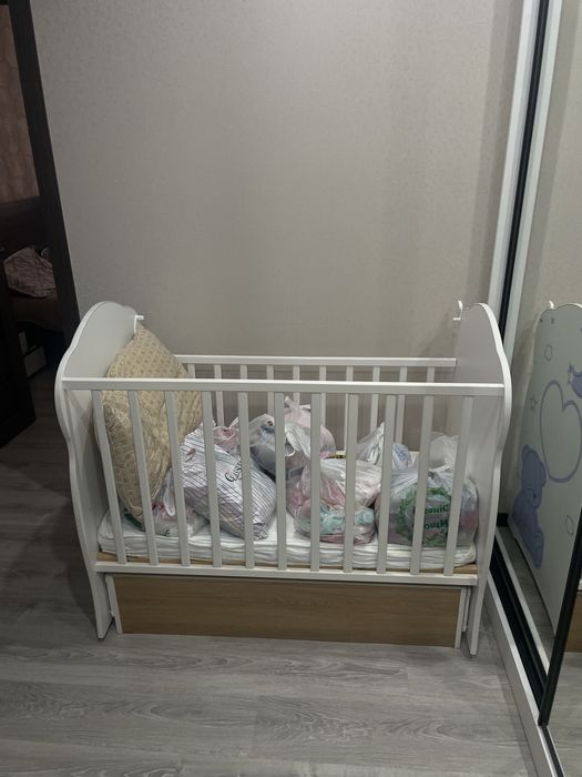 Продам кроватку детскую, с 0 до 3 лет