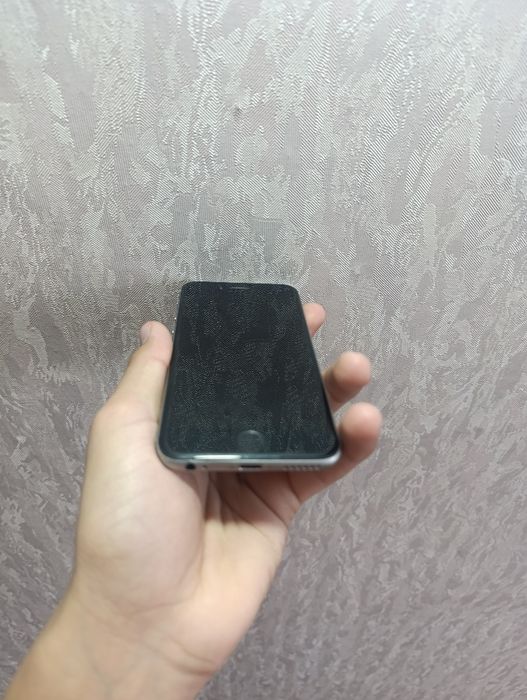 iPhone 6 продаётся срочно нет трещин