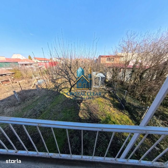 Două case în curte comună, 6 camere + 385 teren - zona semicentrală