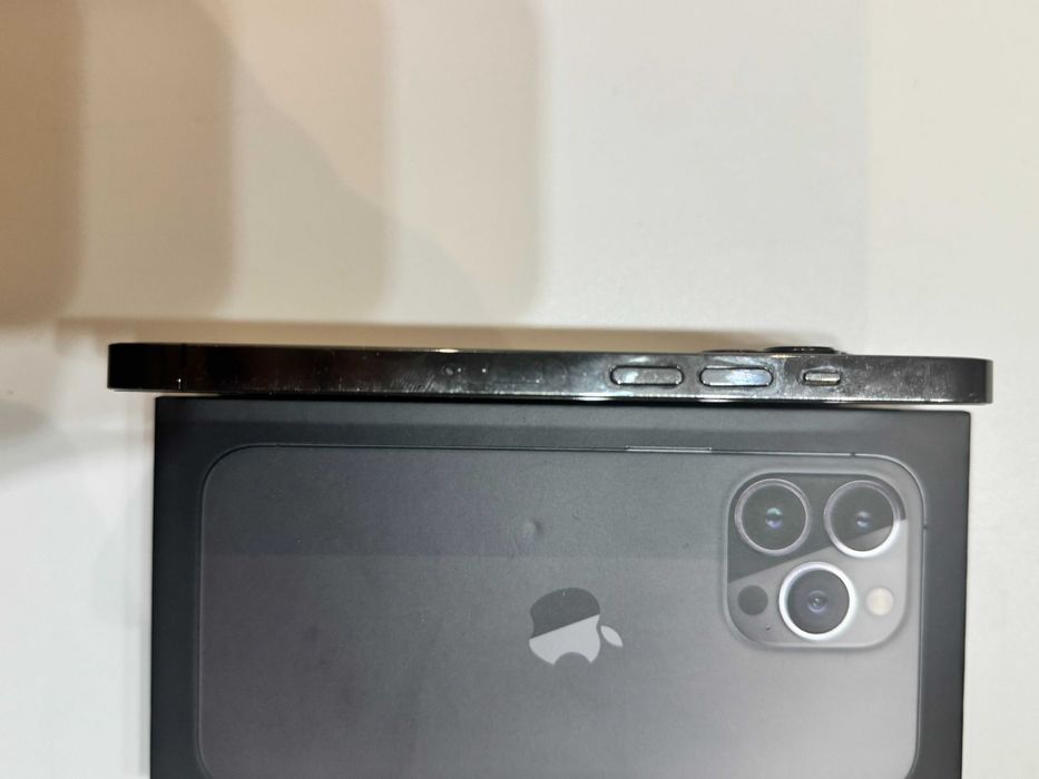 Продавам Apple iPhone 13 Pro 128GB в перфектно състояние