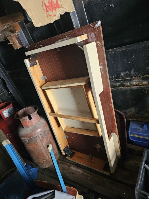 Продам стол самовывоз