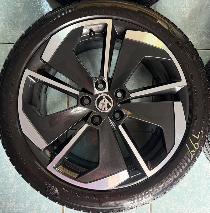 Jante aliaj R18 originale SKODA Octavis RS Superb 225/45/18 Bridgeston