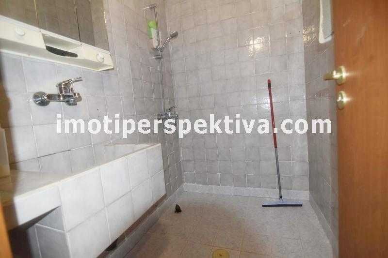 Продава се Тристаен апартамент в Пловдив, Кючук Париж - 98 кв.м за 1888 €/кв.м - Снимка #8