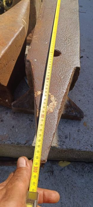 O veche și utilă nicovală de peste 200kg