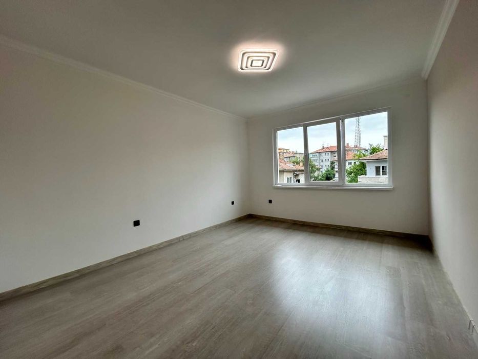 Продава се Тристаен апартамент в Велико Търново, Акация - 90 кв.м за 1745 €/кв.м - Снимка #4