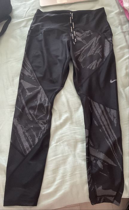 Colanți sport Nike Dri-FIT negri cu imprimeu