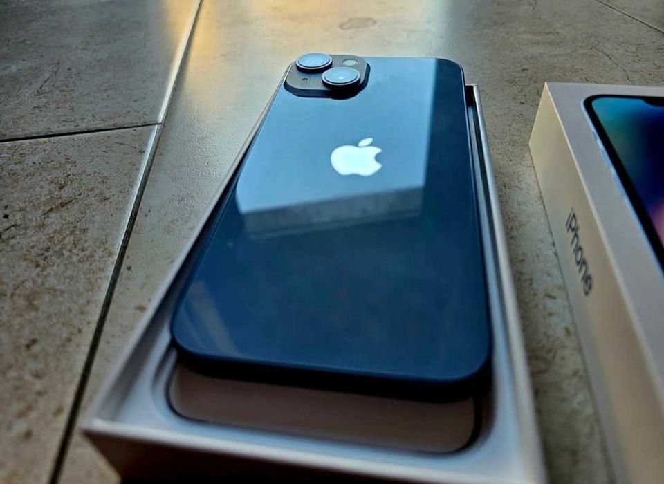 Iphone 14 blue gray