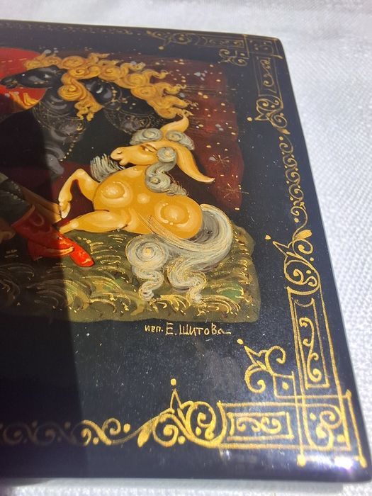 Cutie rusească Kholui pictată manual – miniatură lăcuită vintage