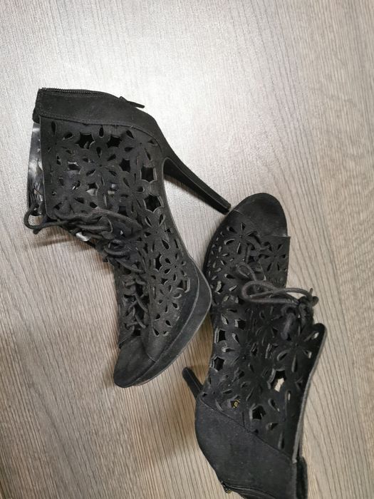 Дамски сандали от велур