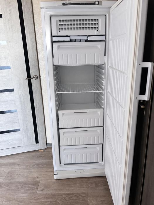 Indesit морозильнигі сатылады!!