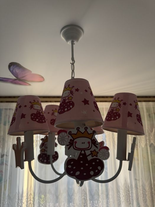 Продам люстру в детскую