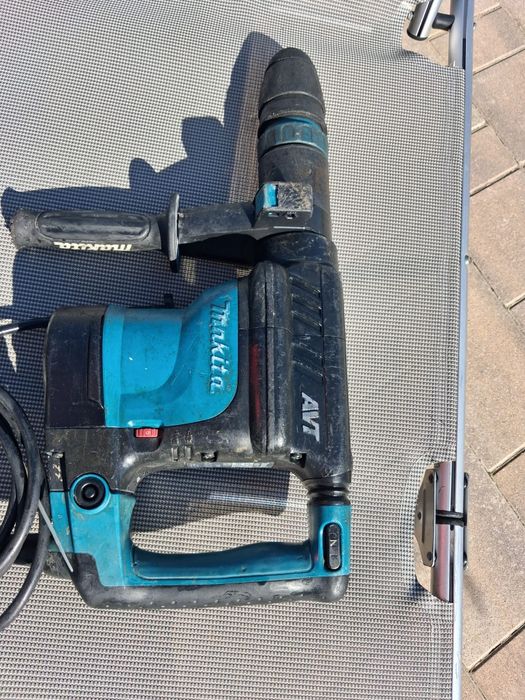 Picamer/ ciocan demolator Makita hm 1111c