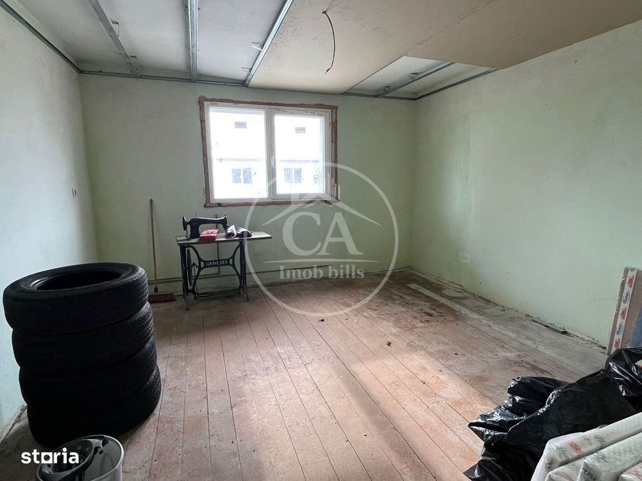 Casa de vanzare D+P+E+M cu 5 camere în Livada De Bihor
