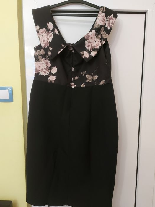 Официална  Рокля