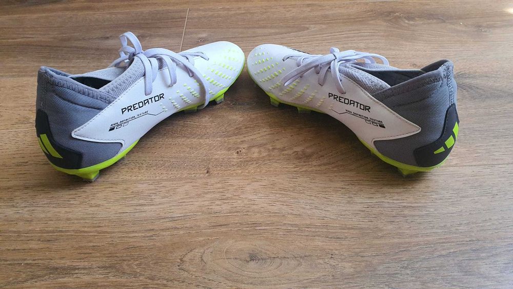 Vând ghete fotbal Adidas Predator Accuracy.3 FG, mărimea 38 si 2/3
