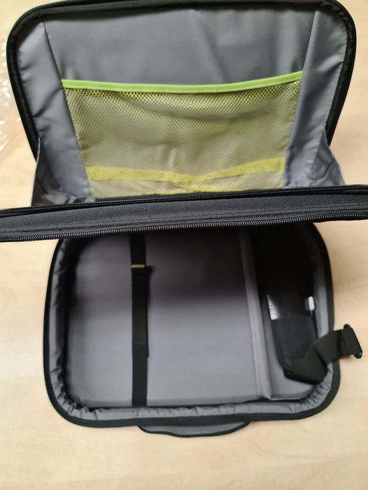 Geanta laptop 16'  marca Case Logic noua, sigilata