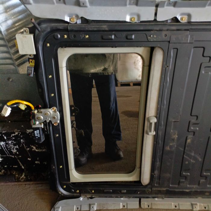 Продам люк с потолком